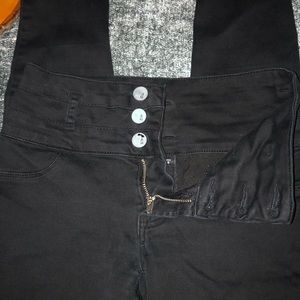 Ashley Mason Black Skinnies!!